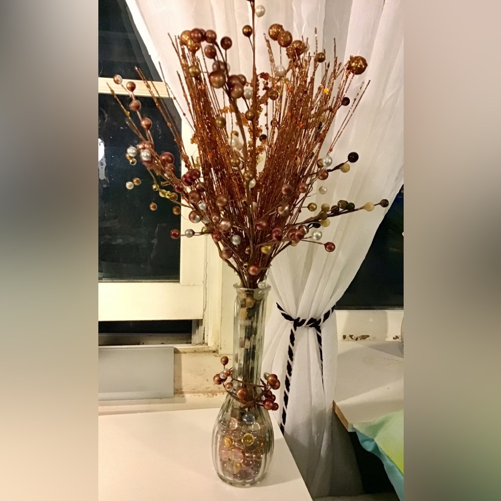 Only Craigslist VA/DC. Shiny Christmas flower arrangement. - Picture 2 of 2